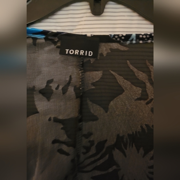 Torrid Fringe 3/4 Sleeve Jacket Kimono Veloe/Velvet Feel Plus One Size Fits Most - Picture 3 of 9